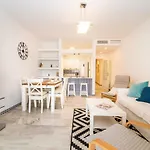 Well-located 3bdr In 아파트 *
