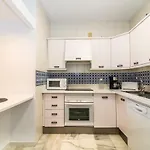아파트 Well-located 3bdr In