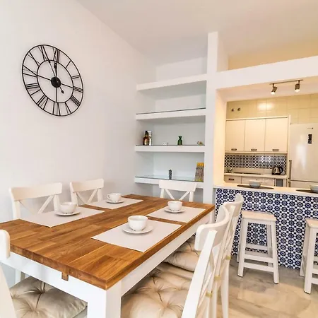 Well-located 3bdr In Appartement Fuengirola