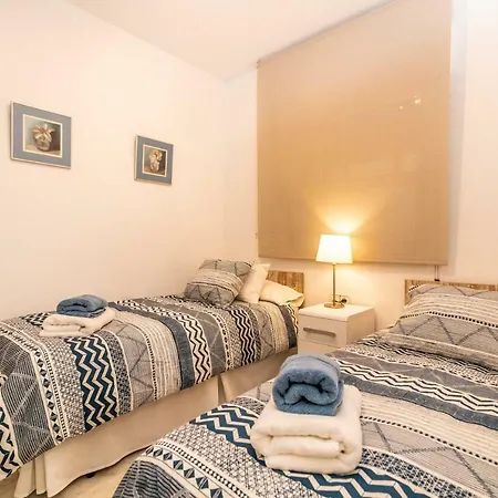 דירה Well-located 3bdr In פואנגירולה